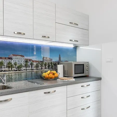 Pearl Of Split, With Terrace For 4 아파트 *